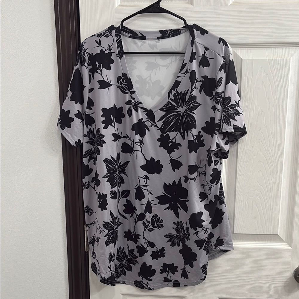 Gray and White Floral Relaxed Blouse